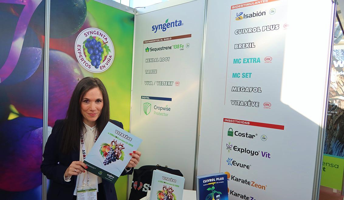 Rocío en el stand
